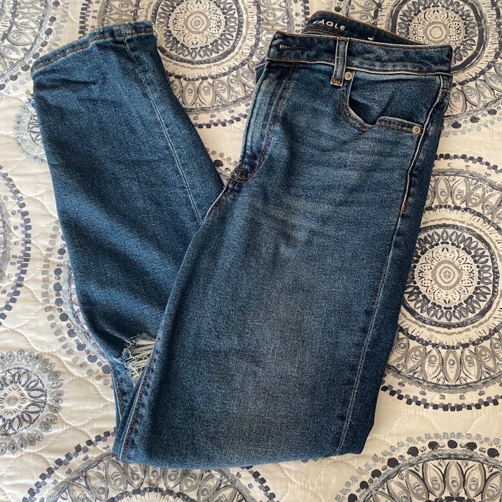 American Eagle Mom Jeans- size 8